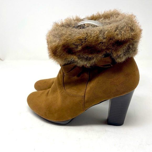 Dana Buchman Brown Faux Leather Ankle Booties Size 7.5 Side Zip Heels - Picture 1 of 10
